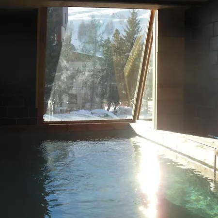 Au Pied Des Pistes, Grand Chalet Le Sereina Sauna, Jacuzzi Piscine Interieure 16/18 Pers * Les Deux Alpes
