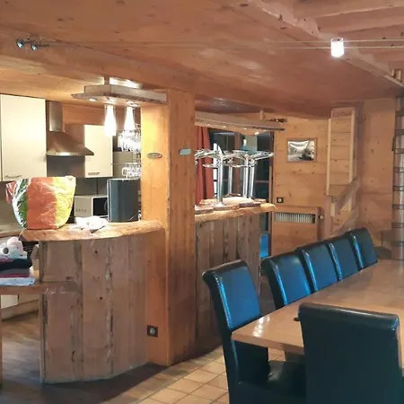 Au Pied Des Pistes, Grand Chalet Le Sereina Sauna, Jacuzzi Piscine Interieure 16/18 Pers